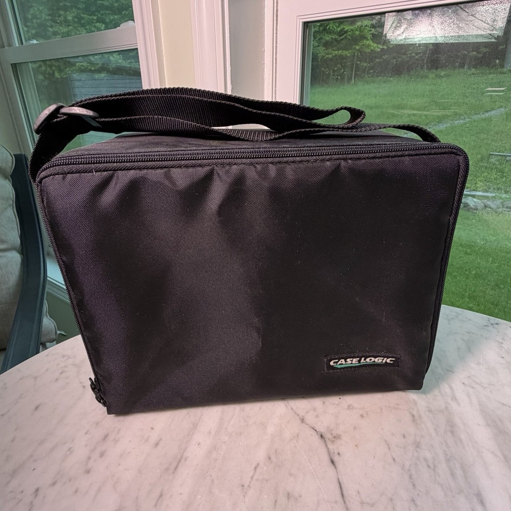 Vintage Case Logic 30 CD Black Carrying Case Storage Travel Tote Wall Mount